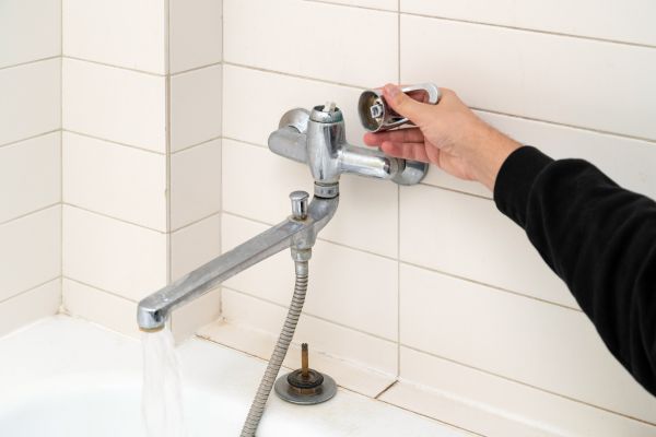 Leaky Bathtub Repair in Brooklyn